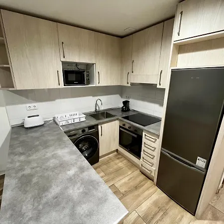 Lotila Flats L'infiestu * Infiesto