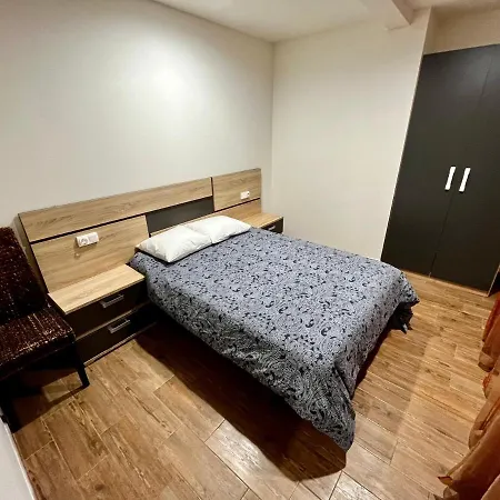 Lotila Flats L'infiestu Infiesto