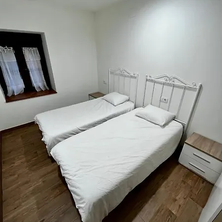 Lotila Flats L'infiestu Appartamento